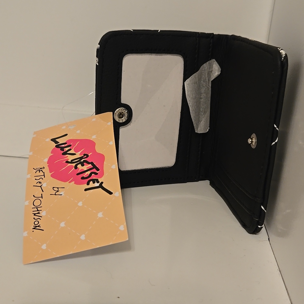 Betsey Johnson Black Quilted Wallet with Bow Accents Nwt - Picture 4 of 4